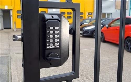 BL3030, Mini Gate Lock with back to back keypads &amp; Concealed code change