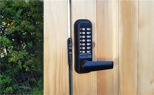 BL4402 ECP MG, free turning lever handle keypad, inside holdback lever handle 28mm ali latch